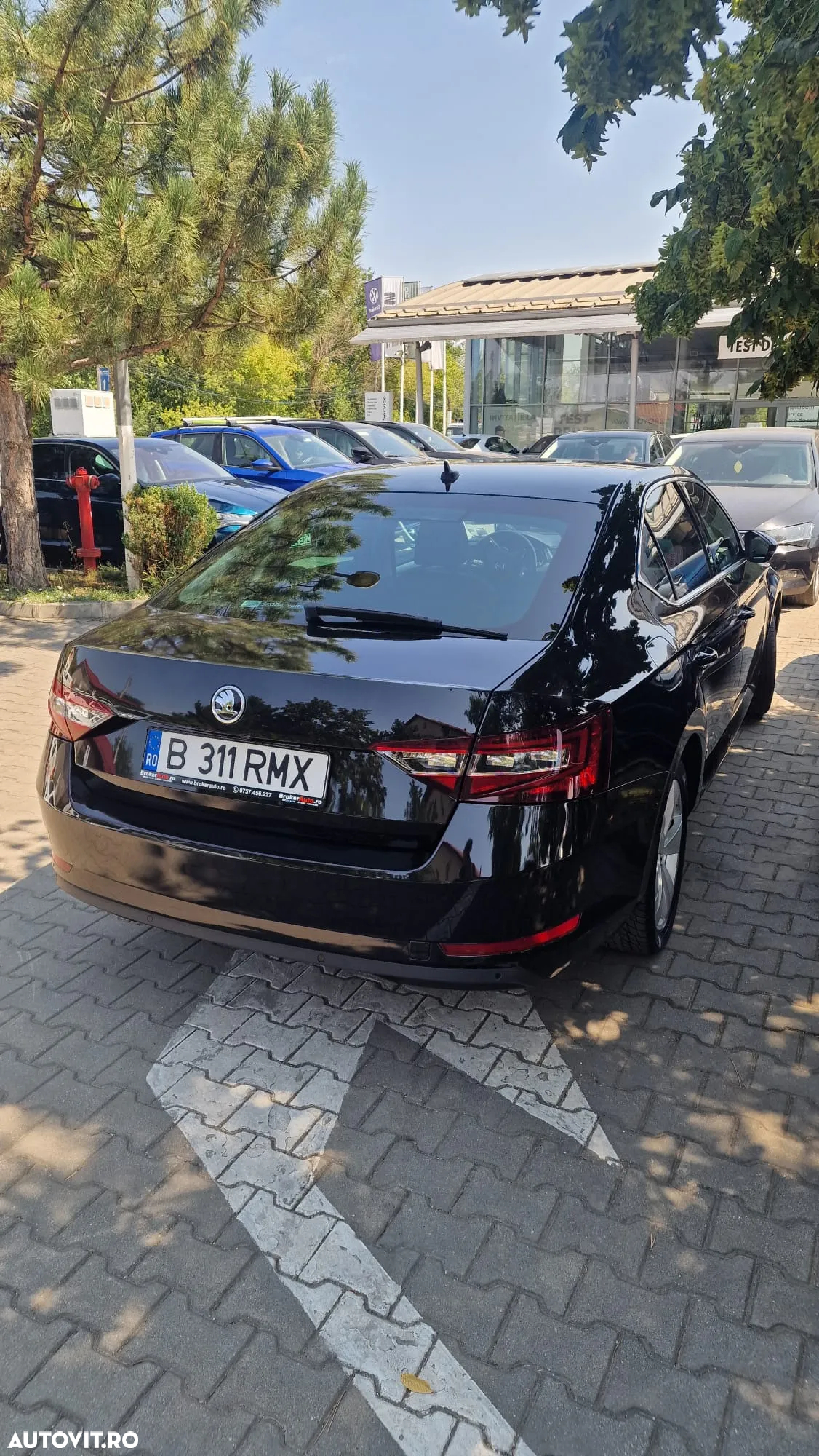Skoda Superb 1.6 TDI DSG Ambition - 4