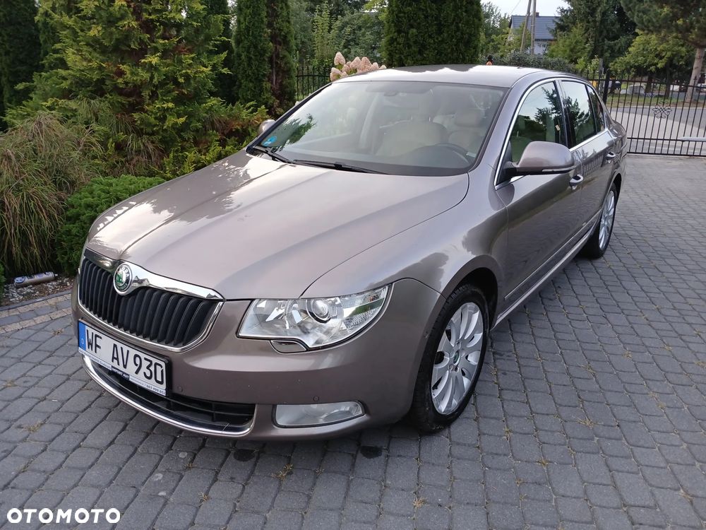 Skoda Superb 2.0 TDI DSG Exclusive - 4
