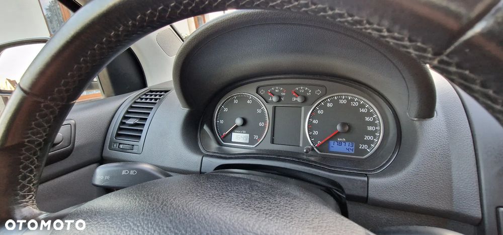 Volkswagen Polo 1.4 Sportline - 11