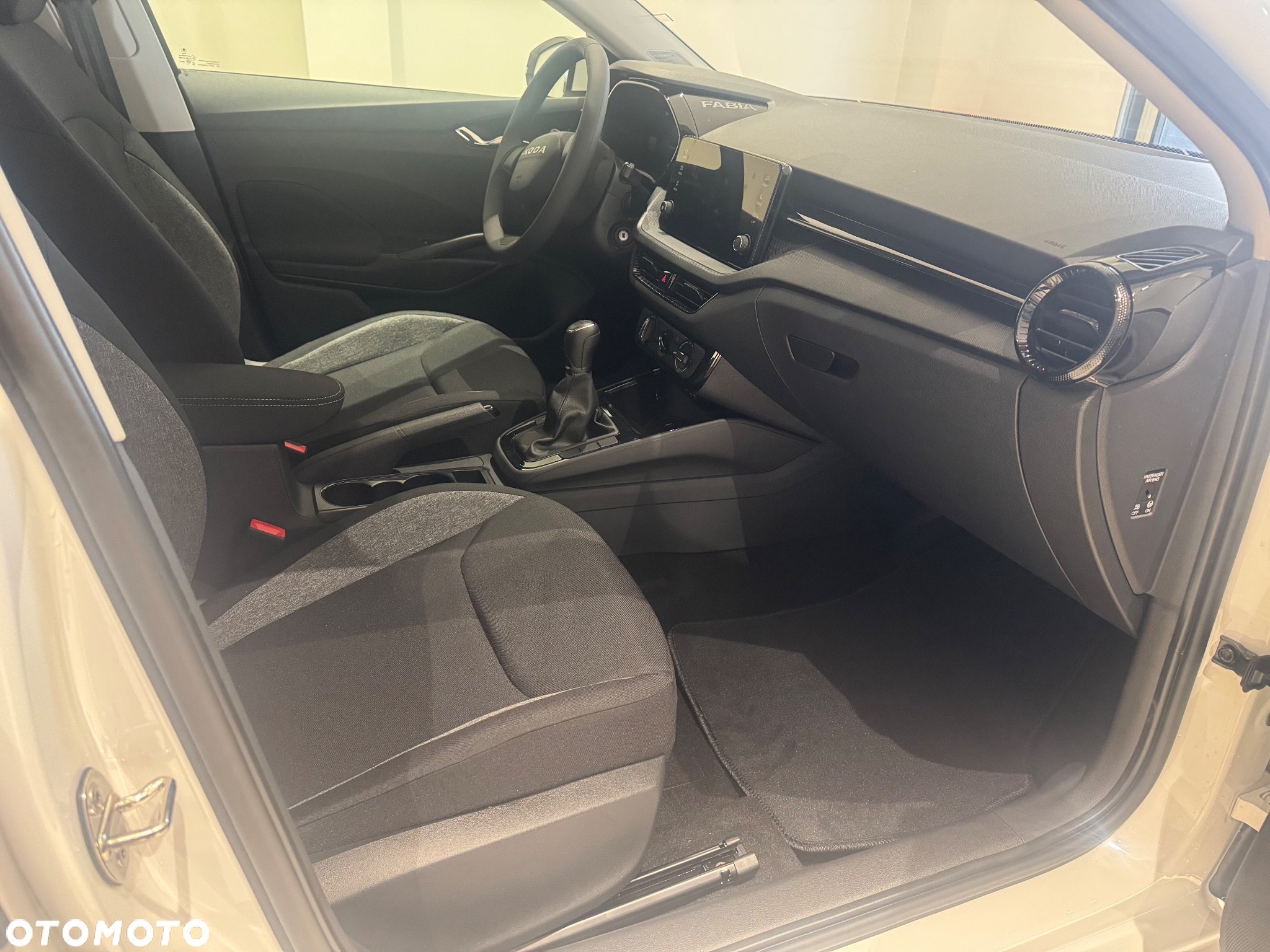 Skoda Fabia 1.0 Essence - 8