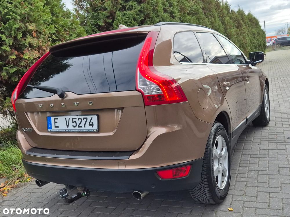 Volvo XC 60 2.4D AWD Momentum - 11