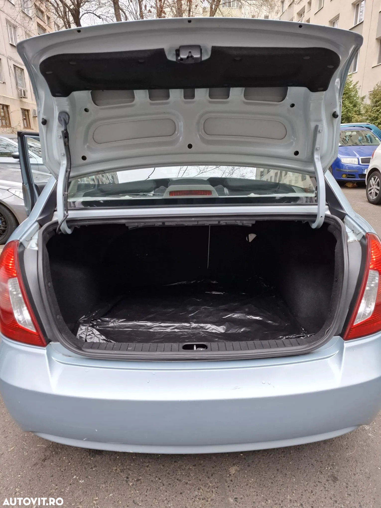 Hyundai Accent - 3