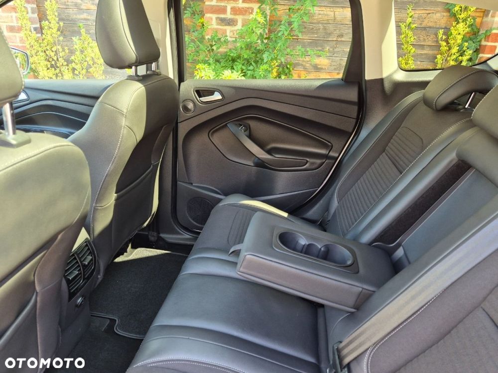 Ford Kuga - 12