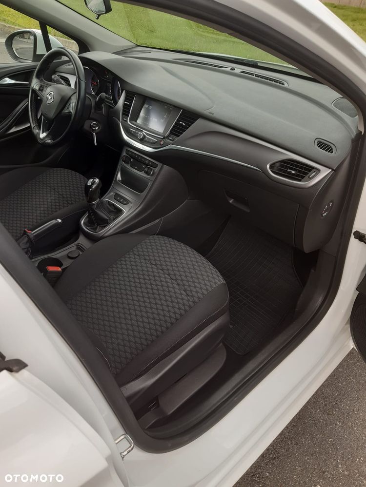 Opel Astra 1.0 T Essentia S&S - 18