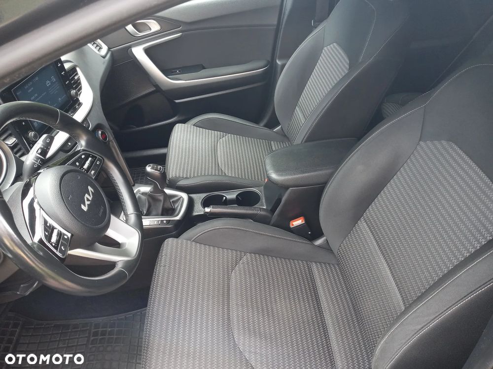 Kia Ceed 1.5 T-GDI M - 25