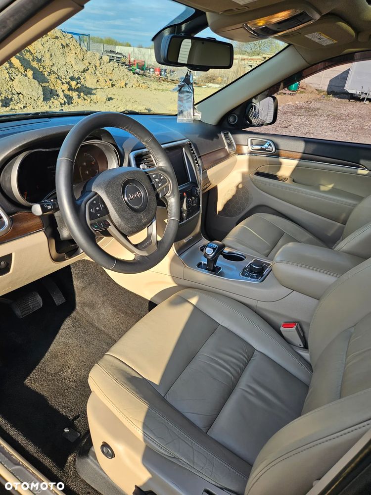 Jeep Grand Cherokee - 13