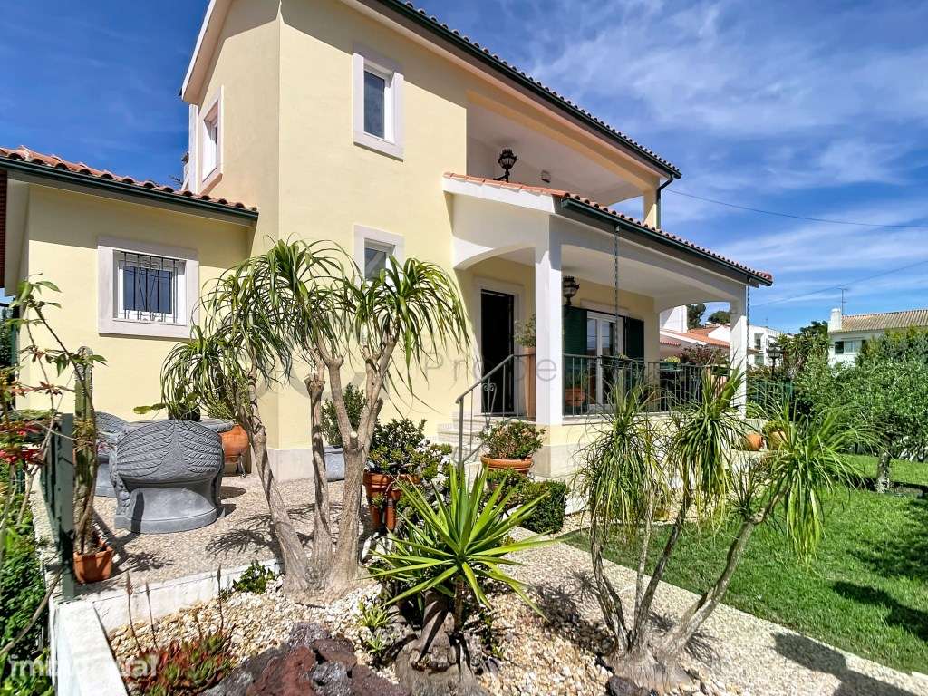 Moradia T3+3 com Jardim Piscina Alpendre e Cave em Azeitão - Grande imagem: 2/60
