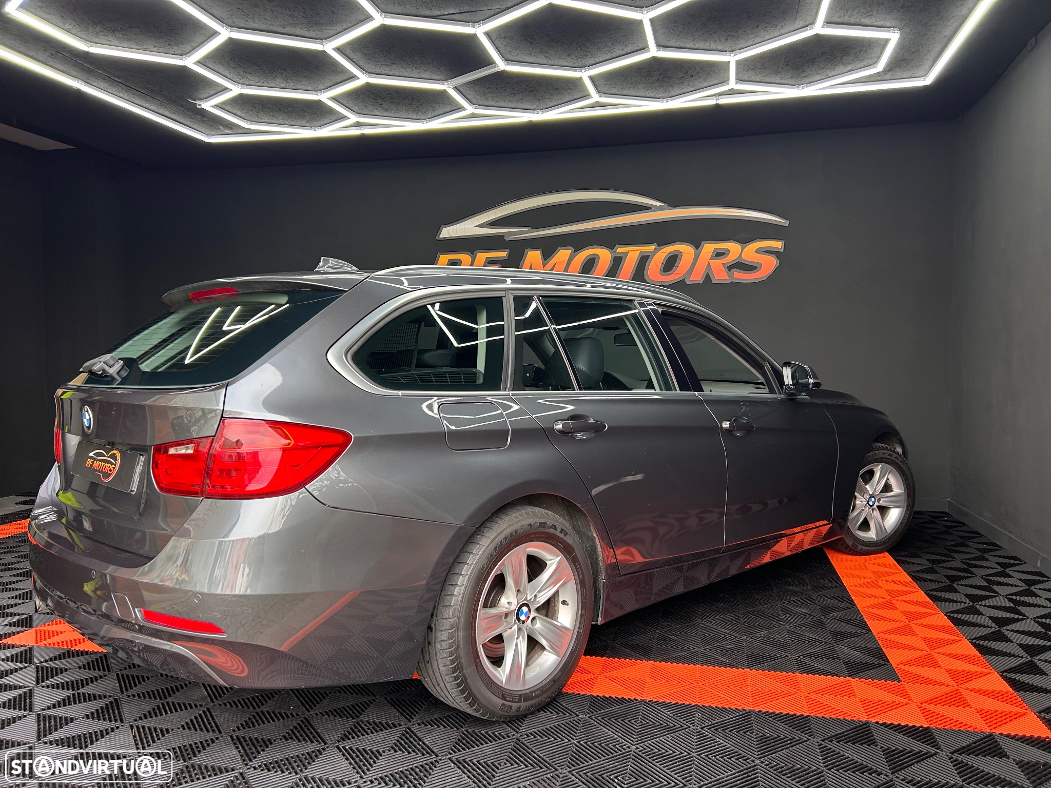BMW 318 d Touring Navigation - 25