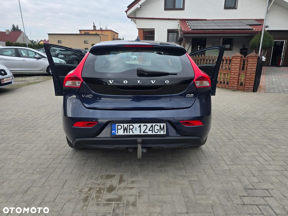 Volvo V40 - 24