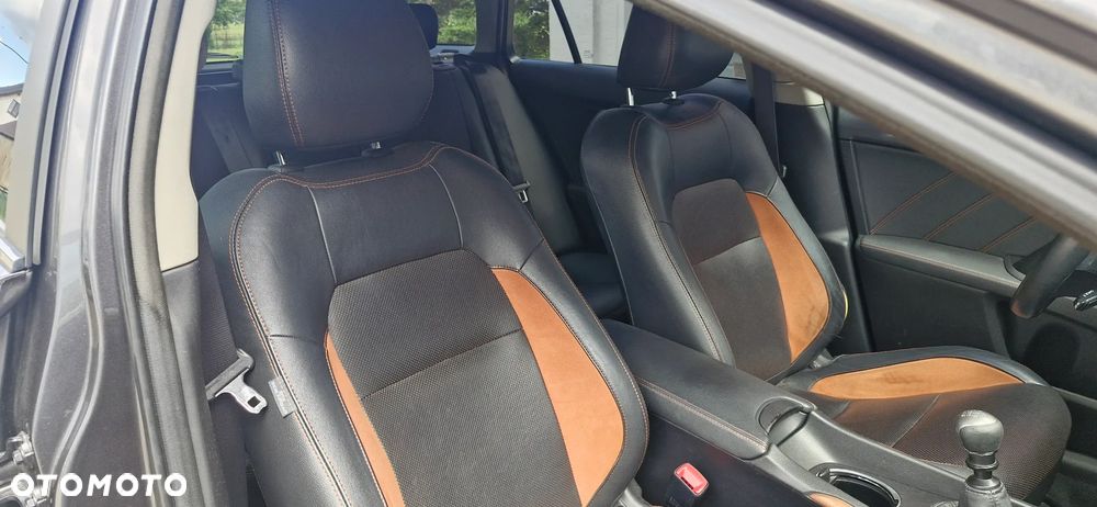 Toyota Avensis - 15