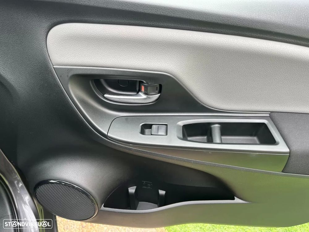 Toyota Yaris 1.0 VVT-i Exclusive - 49