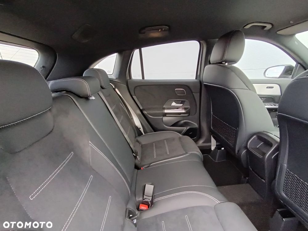 Mercedes-Benz GLA 220 mHEV 4-Matic AMG Line 8G-DCT - 6