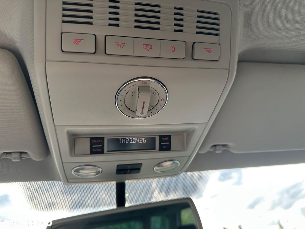 Volkswagen Multivan - 19