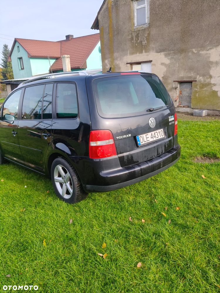 Volkswagen Touran - 3