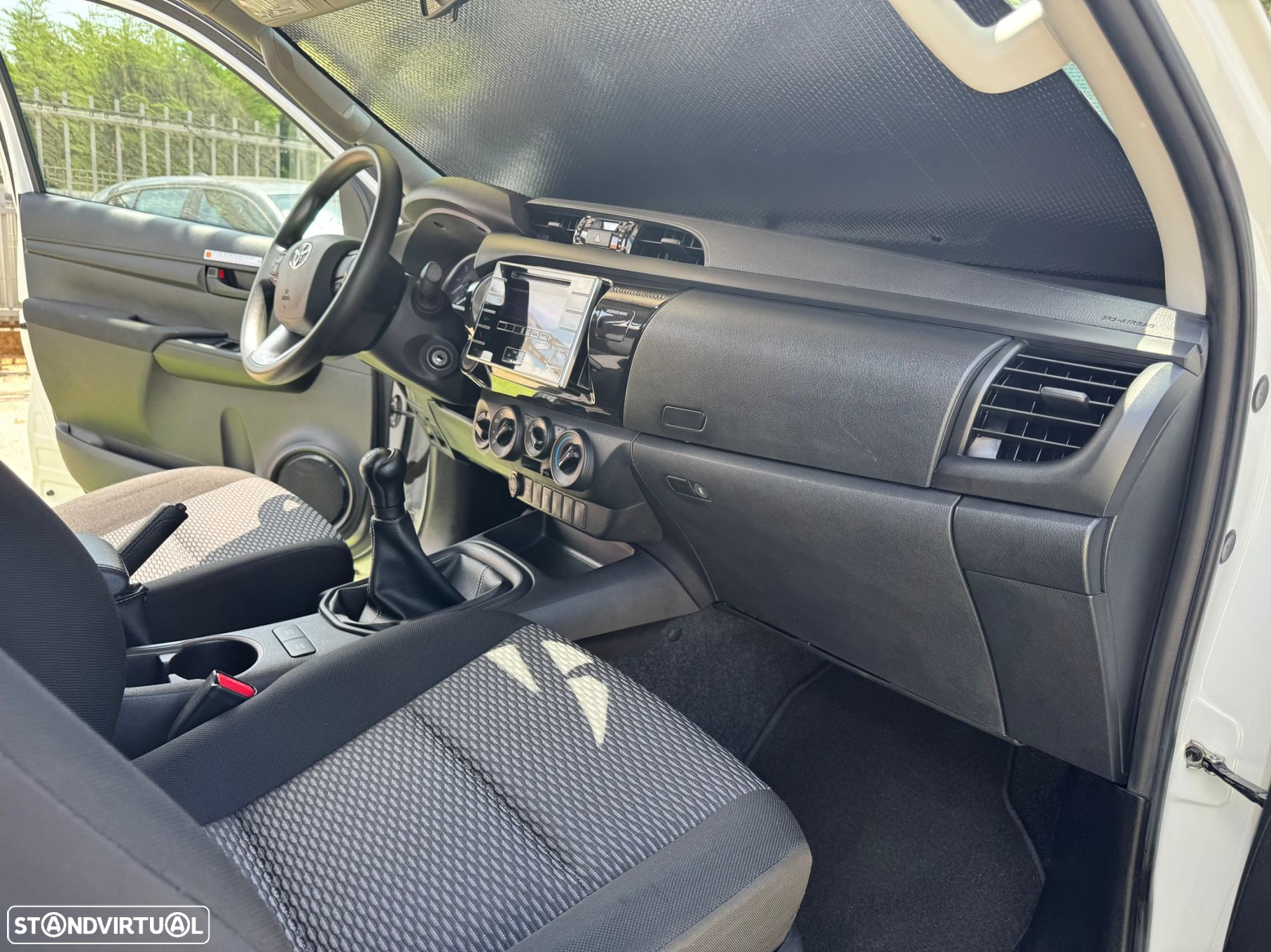Toyota Hilux 2.4 D-4D 4WD CD CM - 19