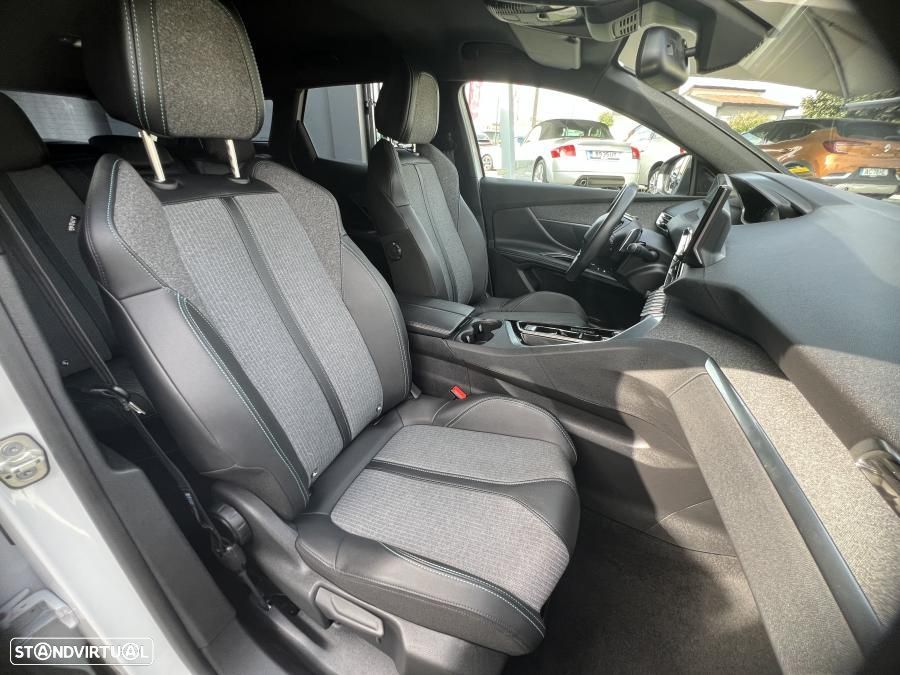 Peugeot 3008 225 e-EAT8 Allure Pack - 21