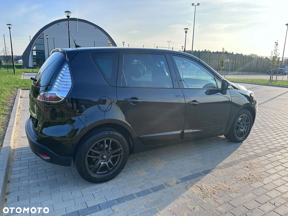 Renault Scenic 2012 photo 5