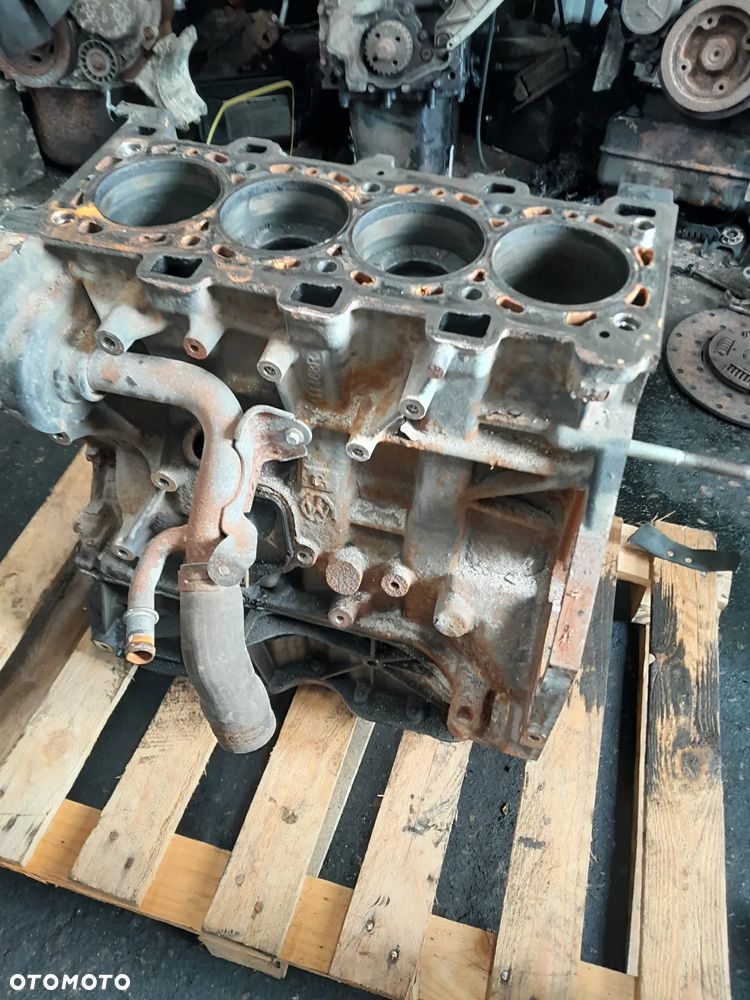 Blok silnika Renault Trafic 2.5 DCI 09r - 2