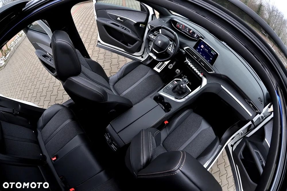 Peugeot 3008 1.2 PureTech Allure S&S - 20