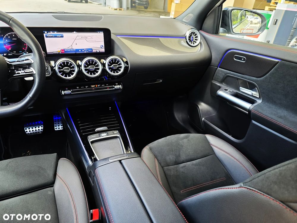 Mercedes-Benz GLA 200 AMG Line - 11