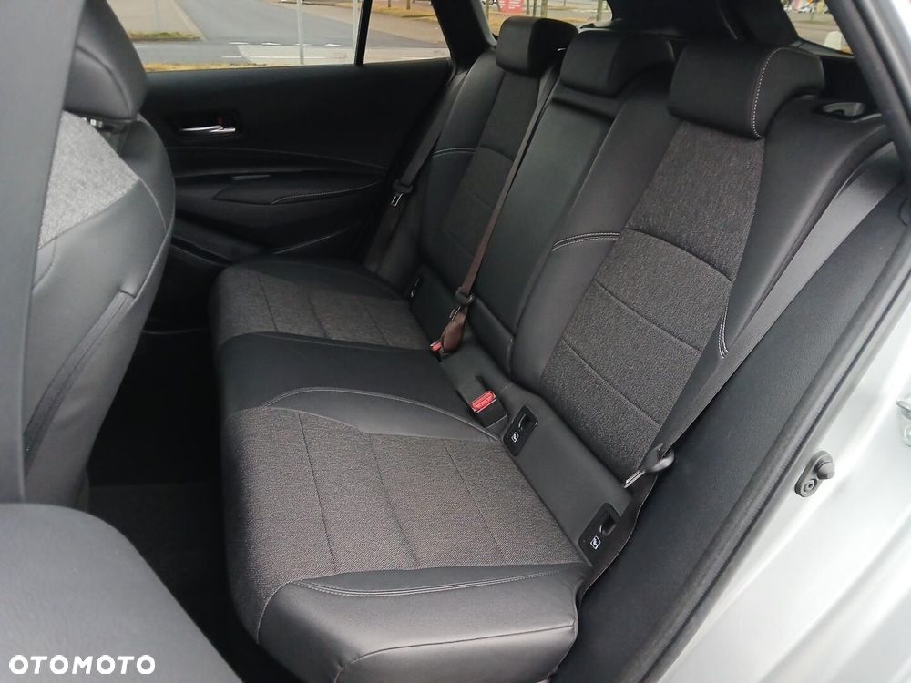 Toyota Corolla 1.8 Hybrid Comfort - 39