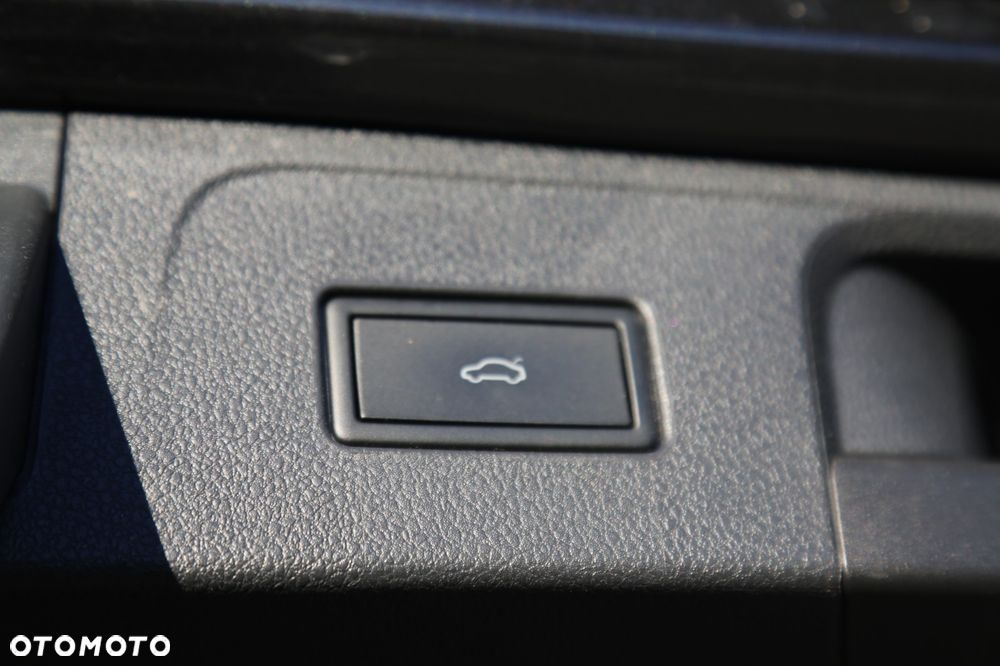 Volkswagen Passat 1.5 TSI OPF DSG Elegance - 28