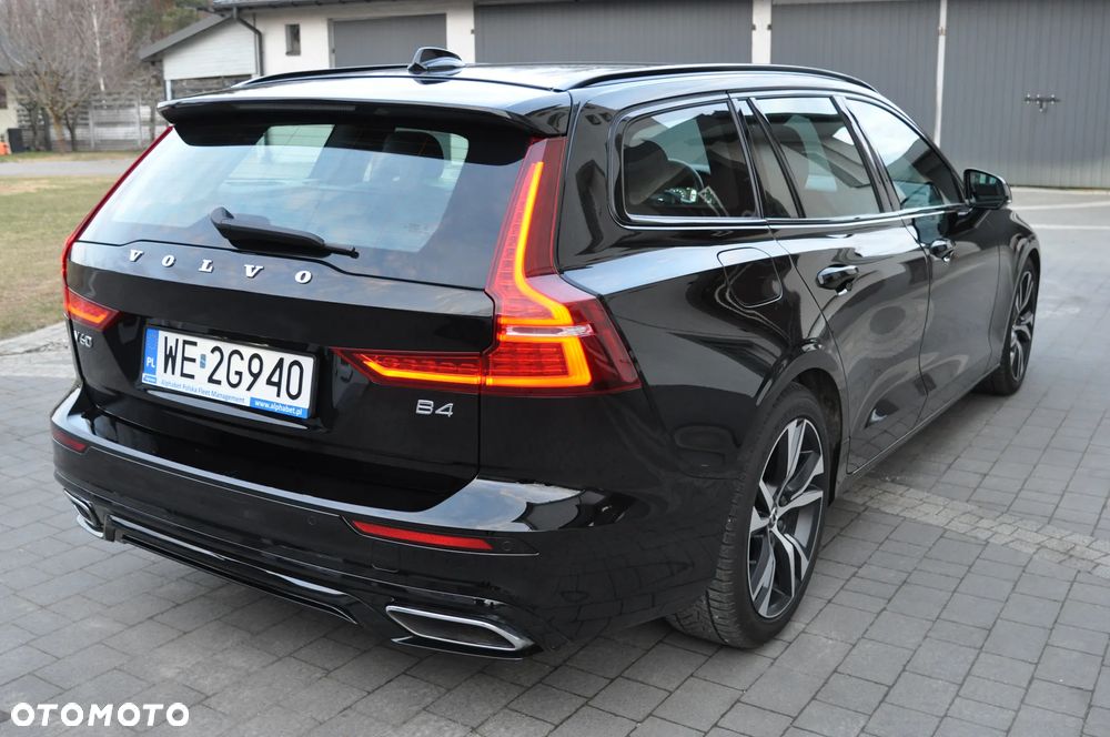 Volvo V60 D4 R-Design - 8