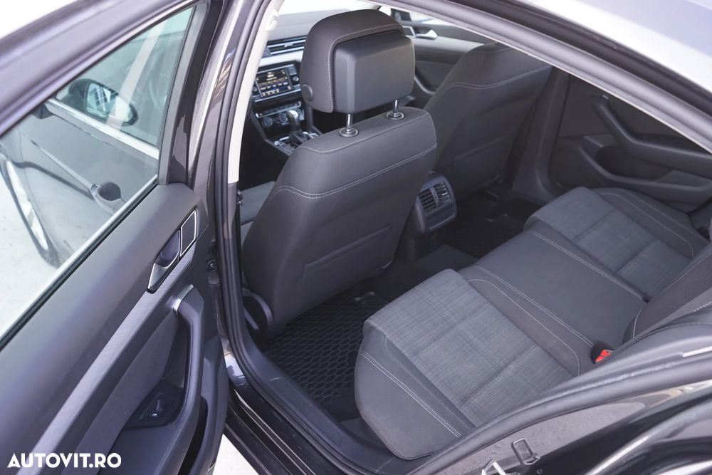 Volkswagen Passat - 25