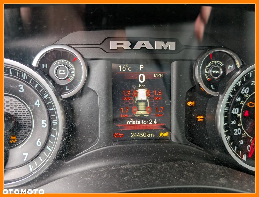 RAM 1500 Crew Cab Shortbed Bighorn - 15