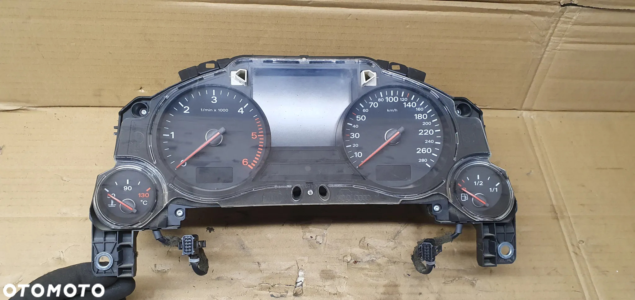 Licznik zegary Audi A8 D3 4.2 TDI 4E0920931J - 4