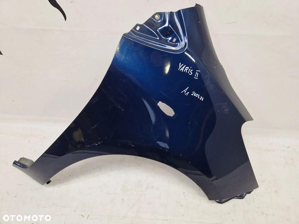 Błotnik przód przedni prawy TOYOTA YARIS II - 2