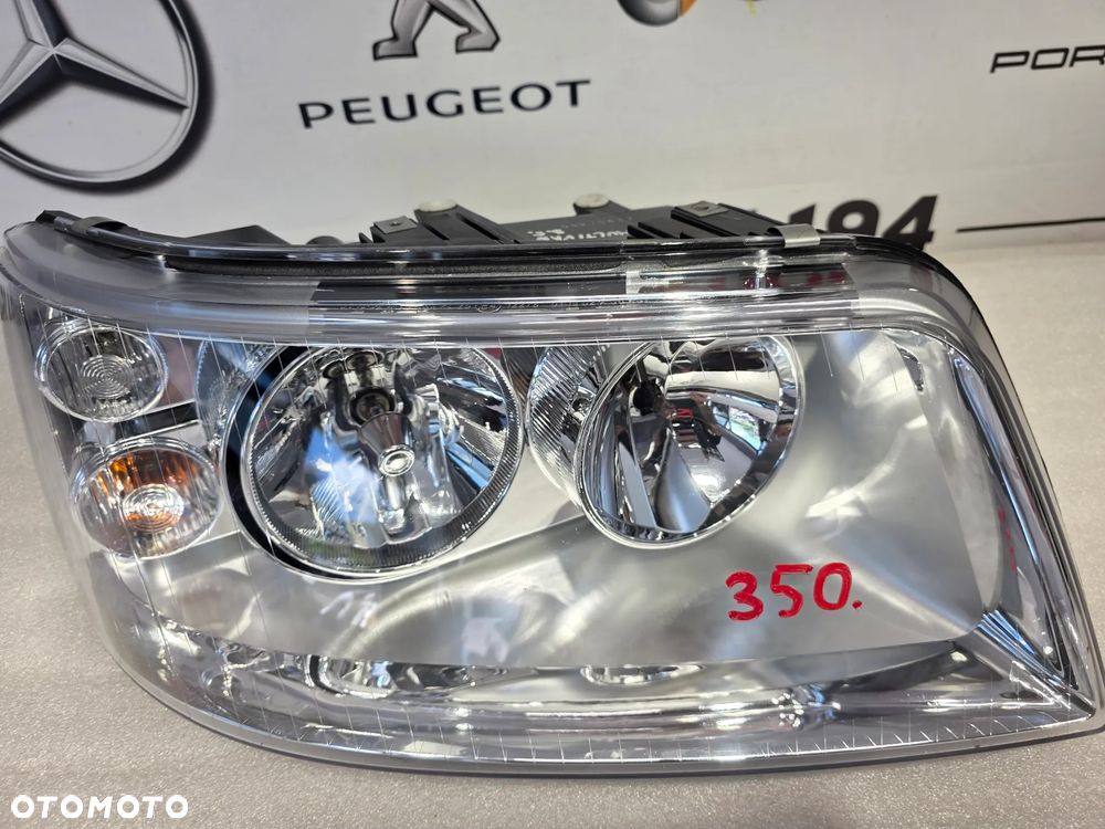 VW T5 MULTIVAN / CARAVELLE 04-09 BARDZO ŁADNA PRAWA LAMPA PRZEDNIA PRZÓD NR AUKCJI LPP350 - 3
