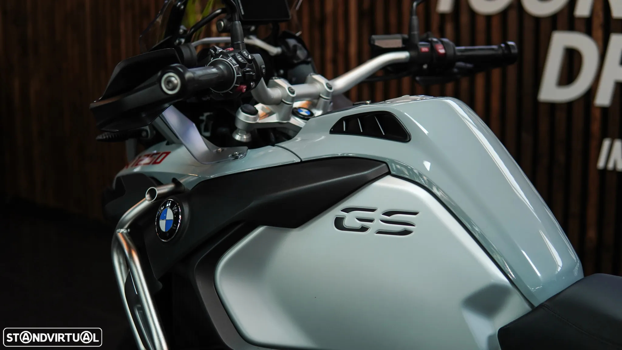 BMW R 1250 GS Adventure C/ AKRAPOVIC COMPLETO - 8