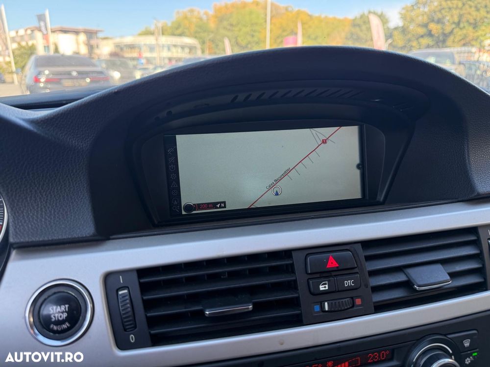 BMW Seria 3 320d Aut. - 12