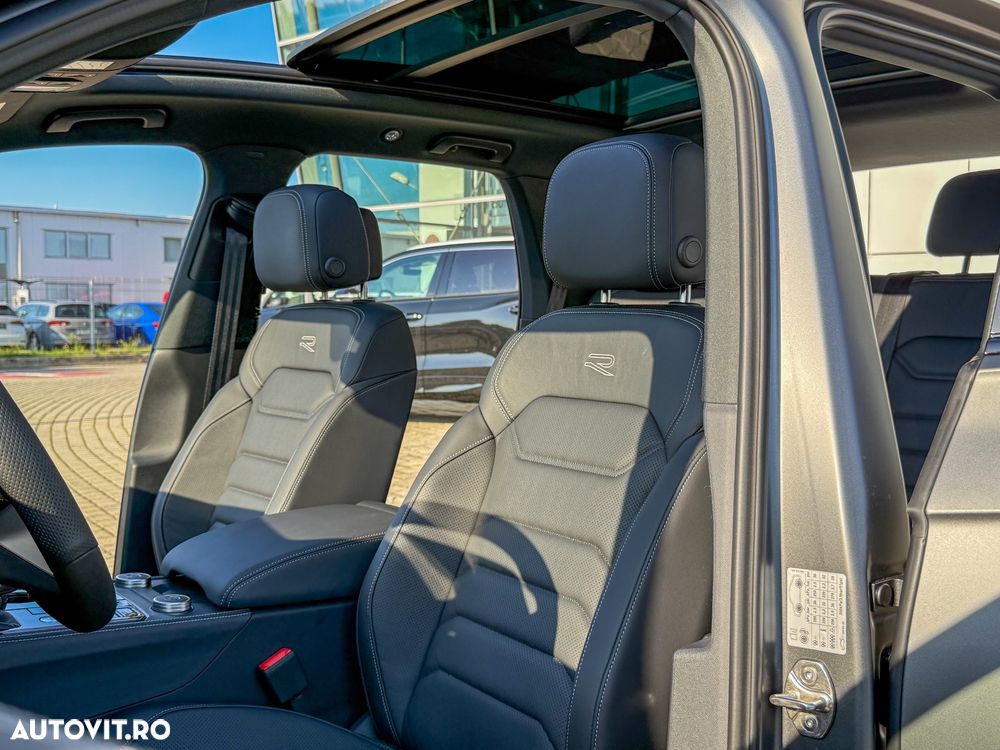 Volkswagen Touareg V6 TDI 4MOTION R-Line - 11