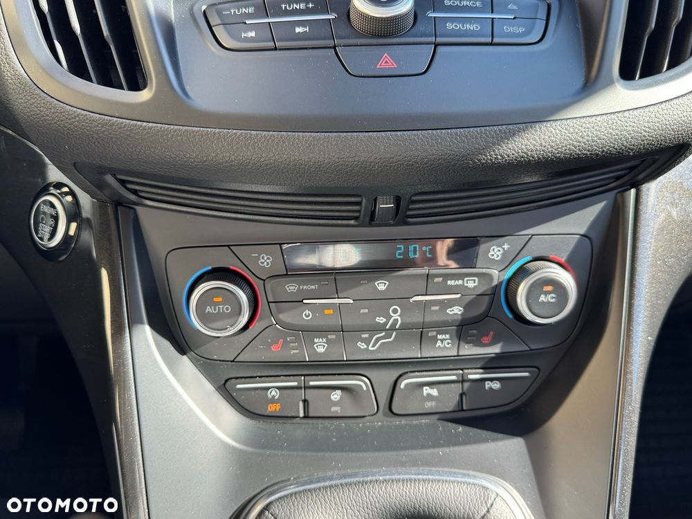 Ford Kuga 1.5 EcoBoost 2x4 Titanium - 24
