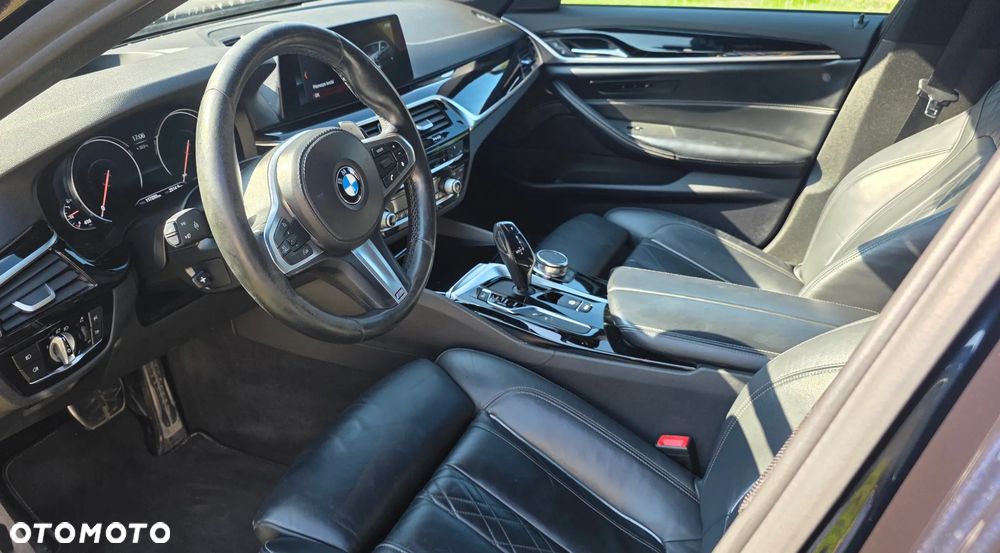 BMW Seria 5 540i xDrive - 13