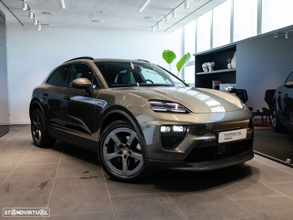 Porsche Macan Electric 4 - 6