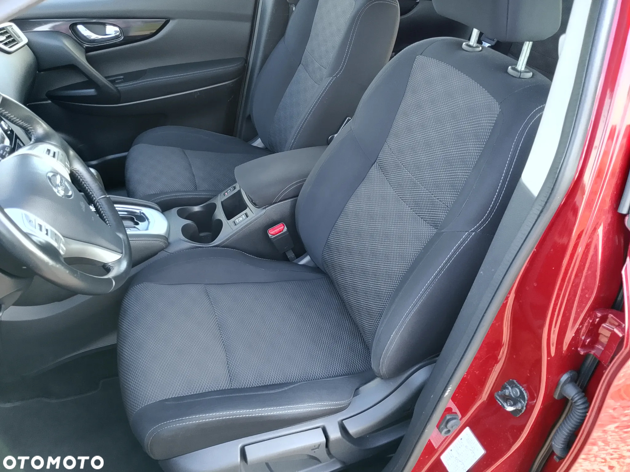 Nissan Qashqai 1.2 DIG-T Visia Xtronic EU6 - 24