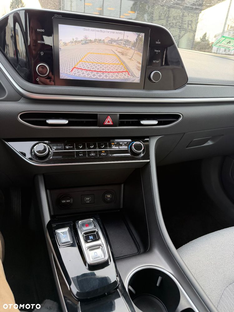 Hyundai Sonata - 10