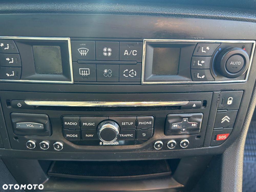 Citroën C5 Tourer e-HDi 115 EGS6 FAP Selection - 11