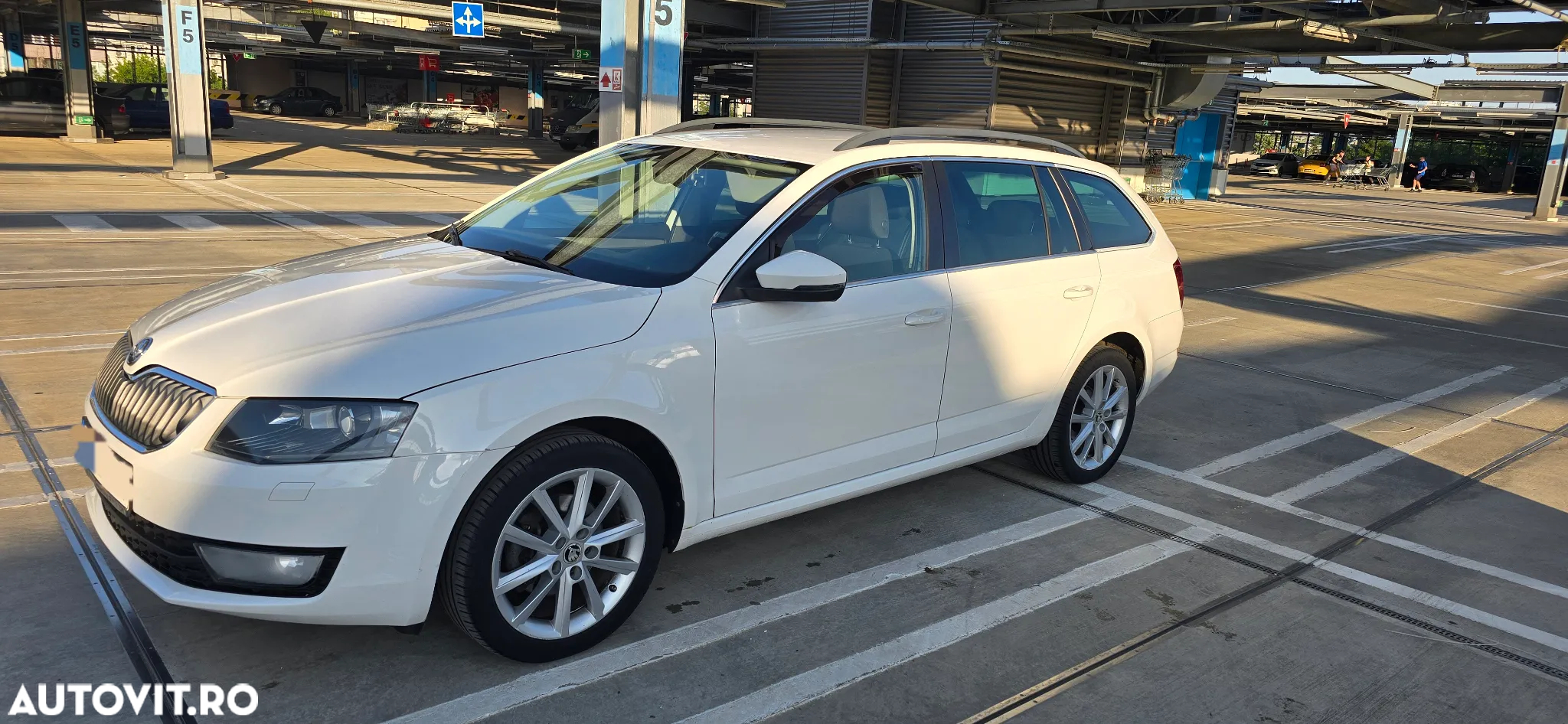 Skoda Octavia 2.0 TDI STYLE - 5