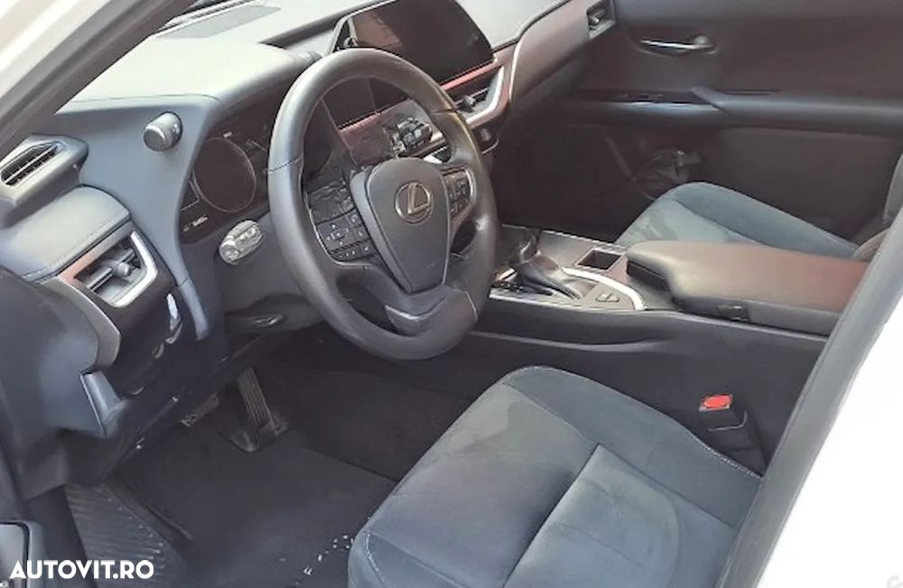 Lexus UX 250h Business Edition - 2