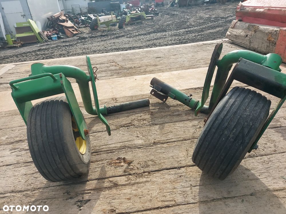 Koło koła ramiona podbieracza skrętne DC204232 DC203465 JOHN DEERE 592 2005r