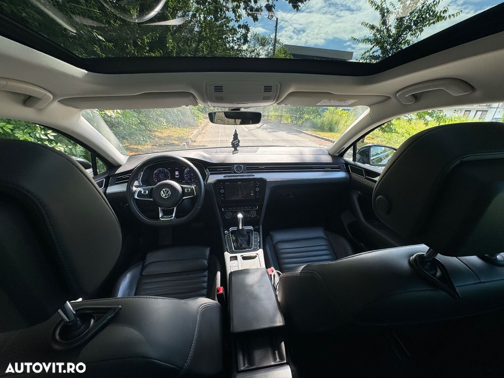 Volkswagen Passat - 12