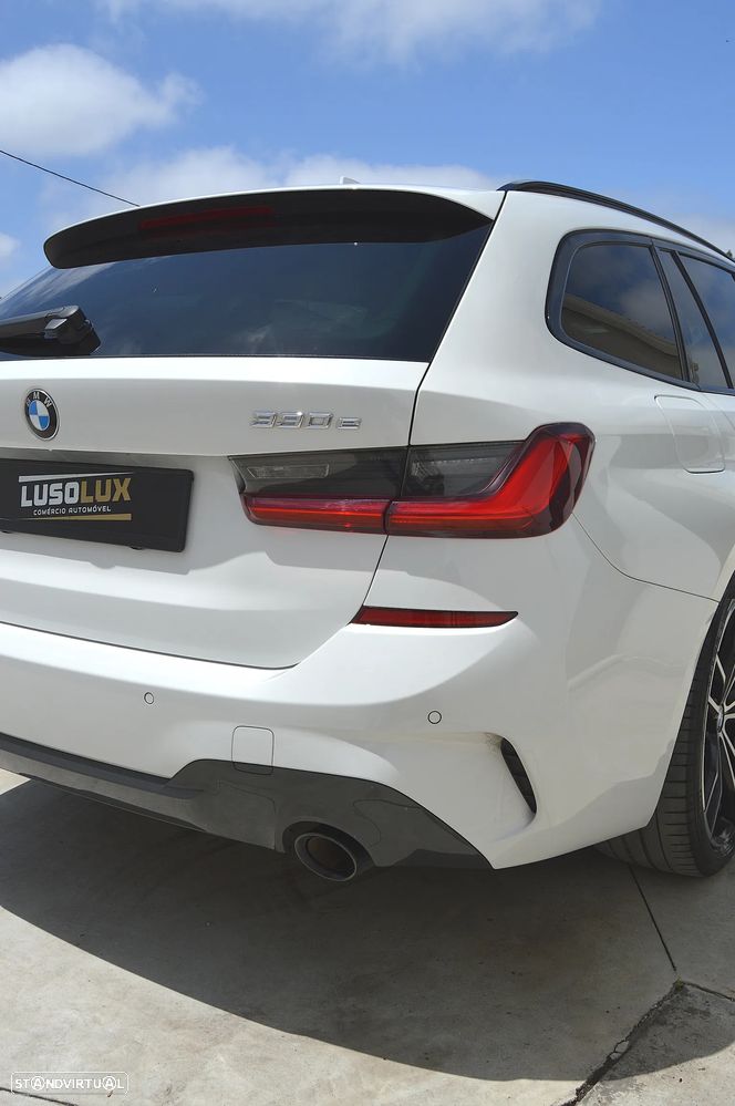 BMW 330 e iPerformance Pack M Shadow - 12
