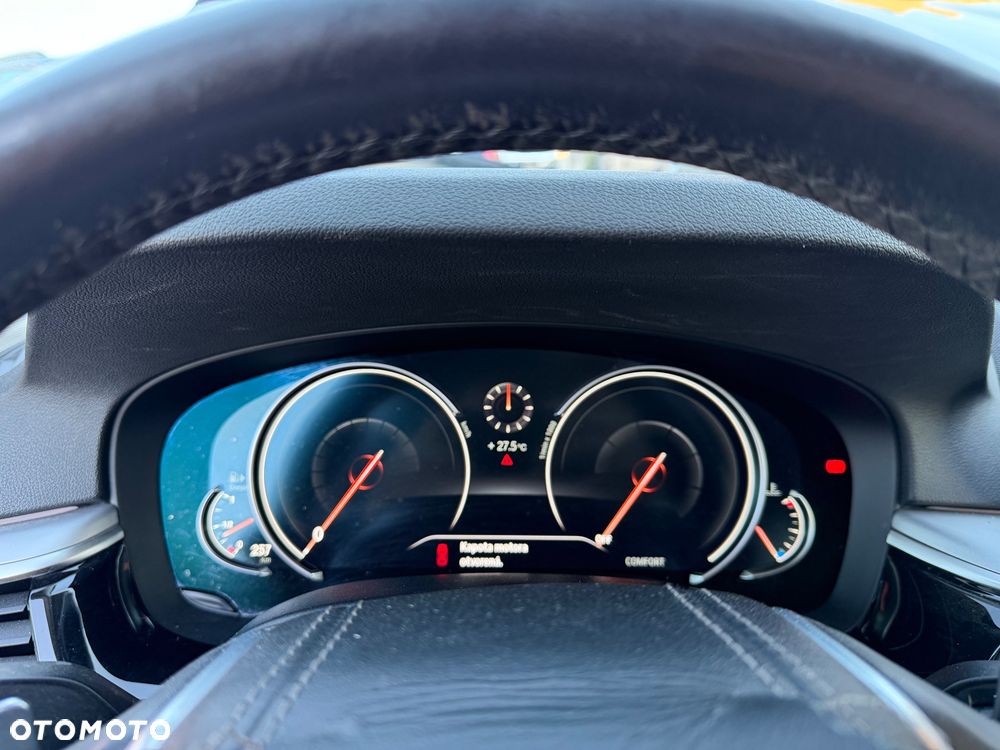 BMW Seria 5 530d xDrive Sport Line - 31