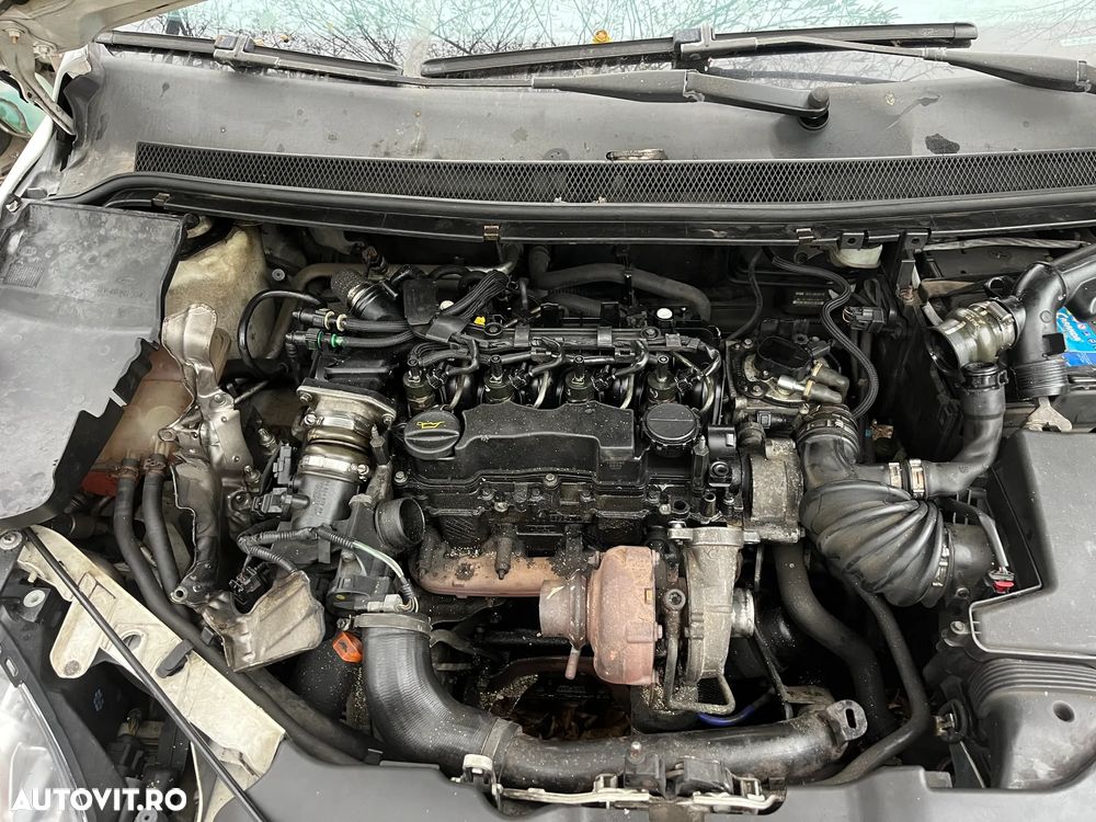 Dezmembrez Ford Focus 2 facelift 2009 break alb 1,6 TDCI - 11