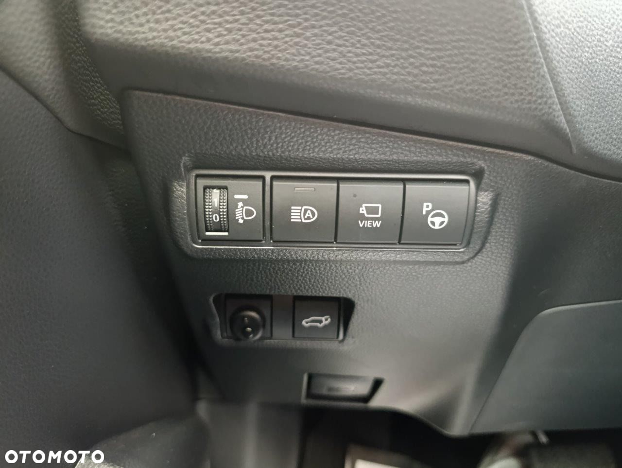 Toyota Corolla Cross - 24