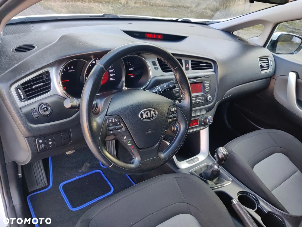Kia Ceed 1.4 CRDi 90 Vision - 17